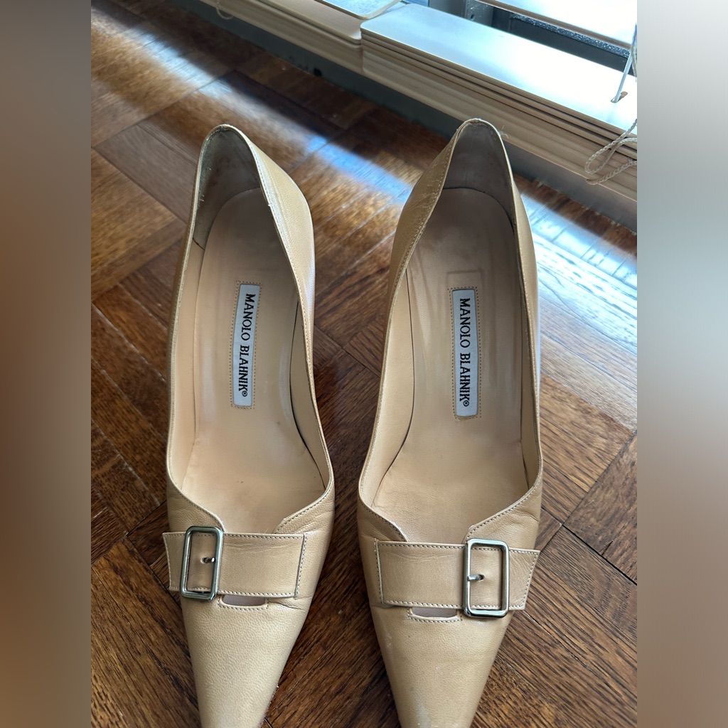 Manolo Blahnik Nude Women’s Heels Size 37